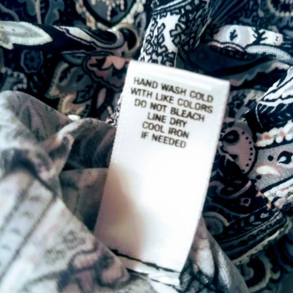 NWT C est 1946 Blouse/Top Black/White Paisley - Picture 6 of 7